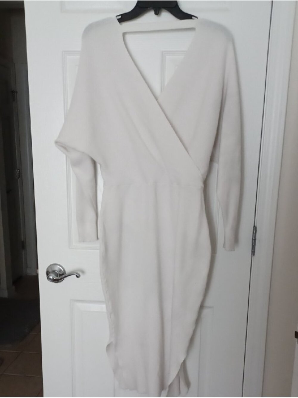 × Elegant Off White Wrap-Style Women's Dress Size Large - Picture 5 of 14